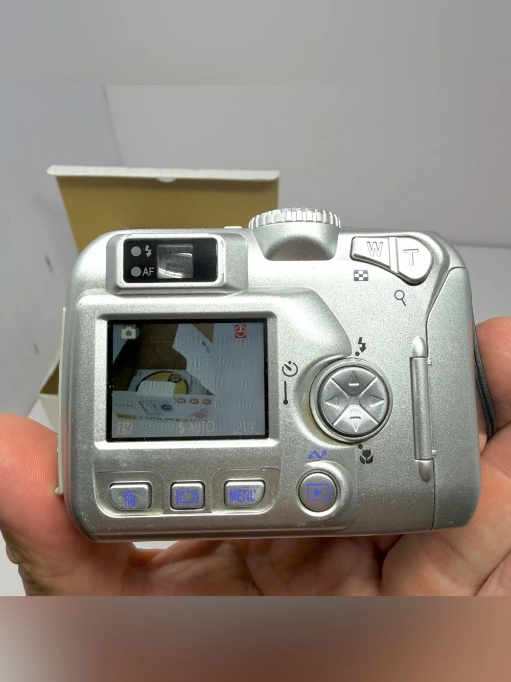 Nikon COOLPIX 2100 2MP Digital Camera 3x Digital Zoom + 128 Compact Flash Card